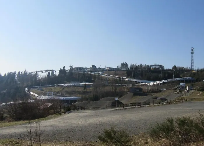 Bike & Kappe, Am Bikepark, Skilift